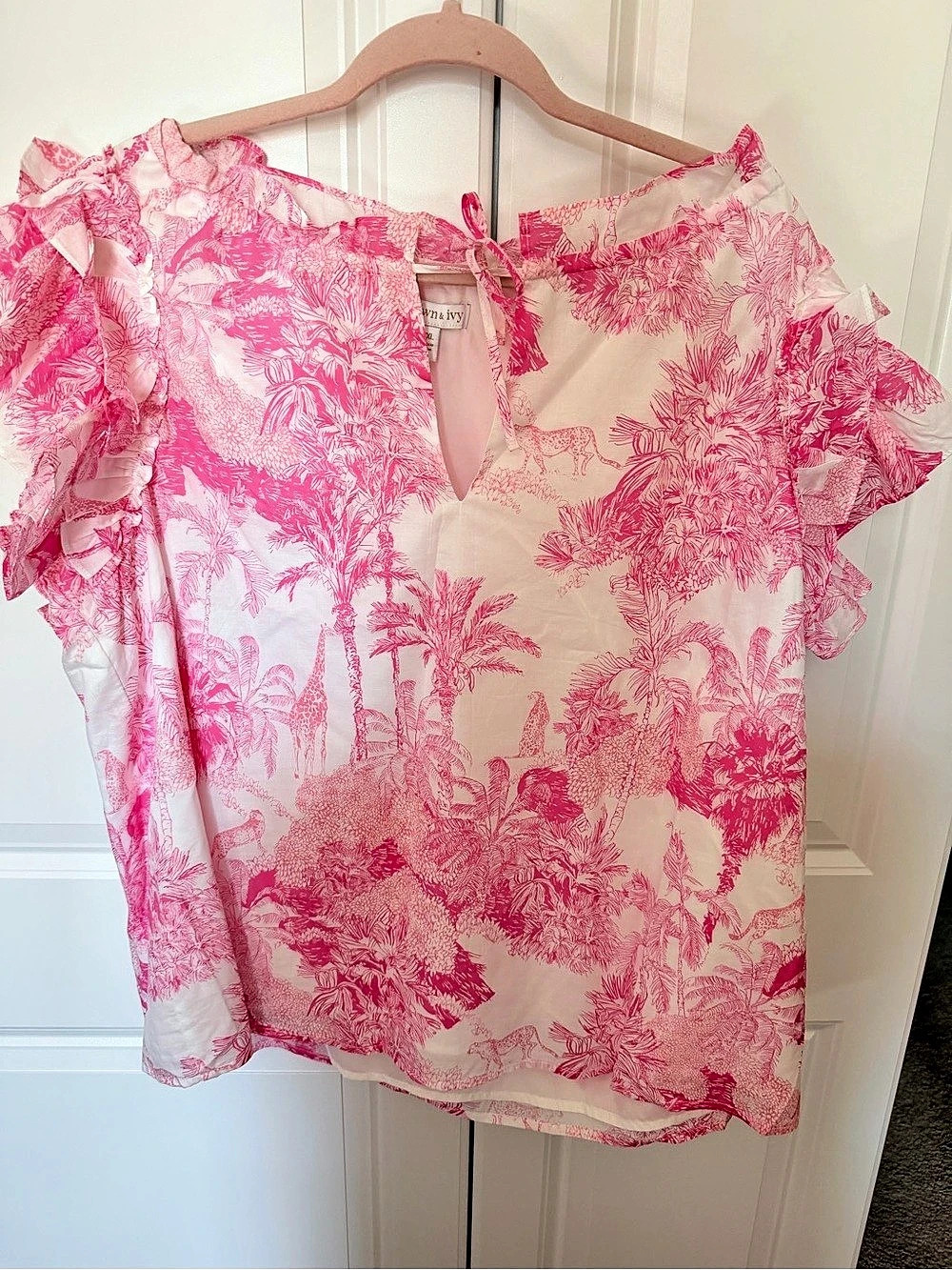 Crown & Ivy Floral Flutter Sleeve Blouse in Pink & White Size XXL